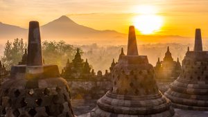 menikmati sunrise di Candi Borobudur